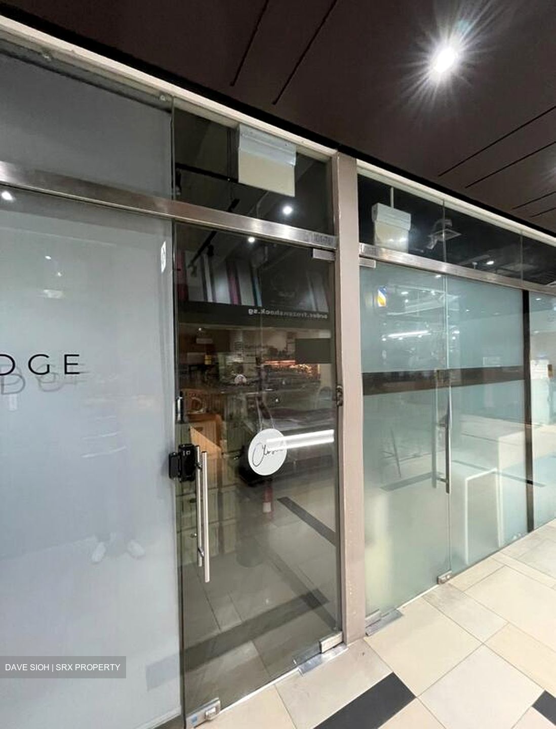 East Village (D16), Retail #567436311